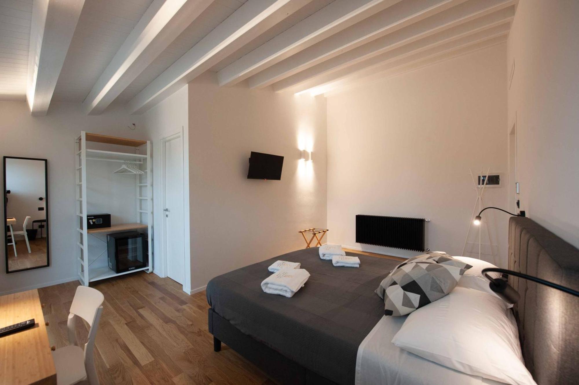 Palazzo Al Carmine Otel Monreale Oda fotoğraf